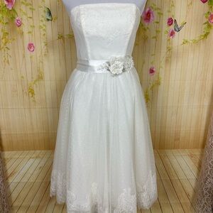 GALINA White Lace Appliquéd Tea-Length Tulle Wedding Dress Size 6